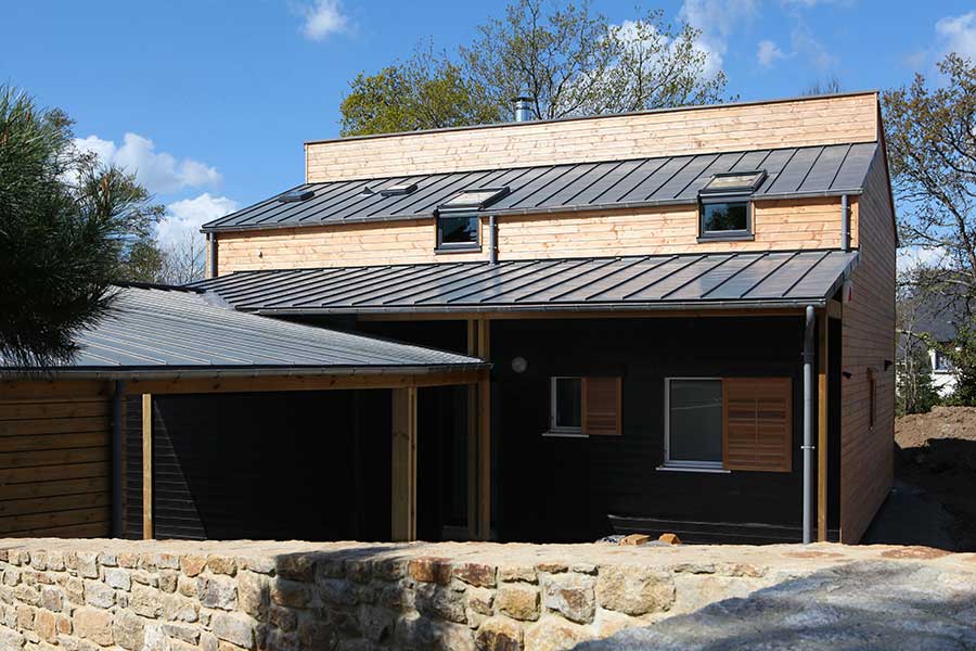 Construction maison bois toiture zinc Morbihan